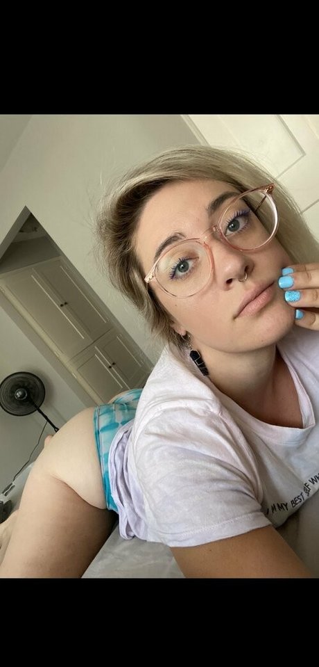 lavendercrystalmoon model adult photos