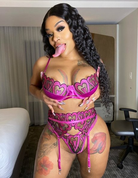 Lickmykakez erotic actress pic