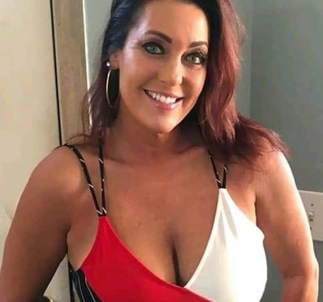 KellyK erotic model pictures