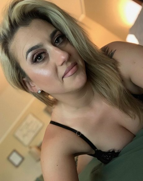 bigultrapromotion model sex photo