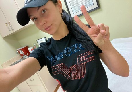 arianamarie xxx model picture