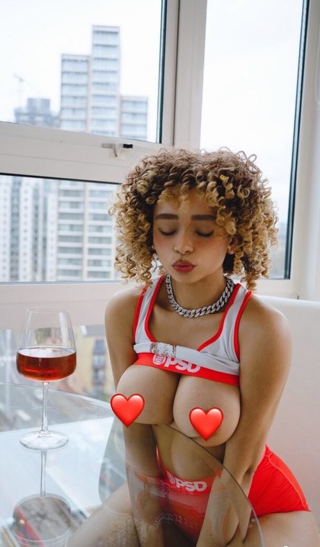 Kiara Peachy pornstar sex pic