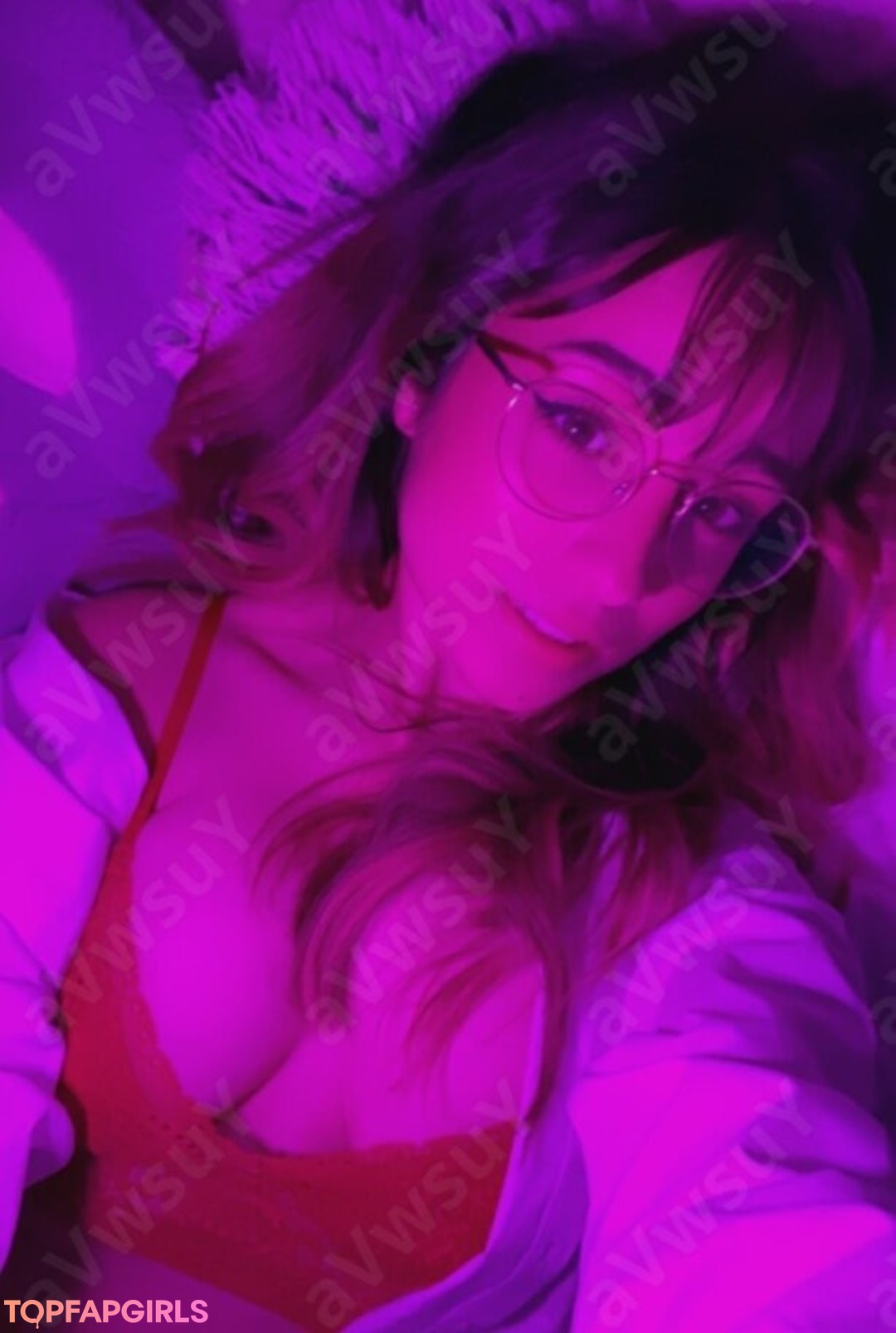 Maya ASMR pretty star pic