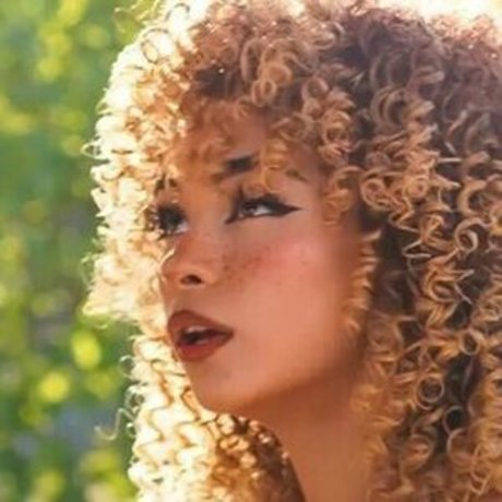 Kiara Peach model art gallery