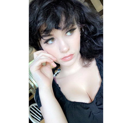 alienonearth xxx model archive