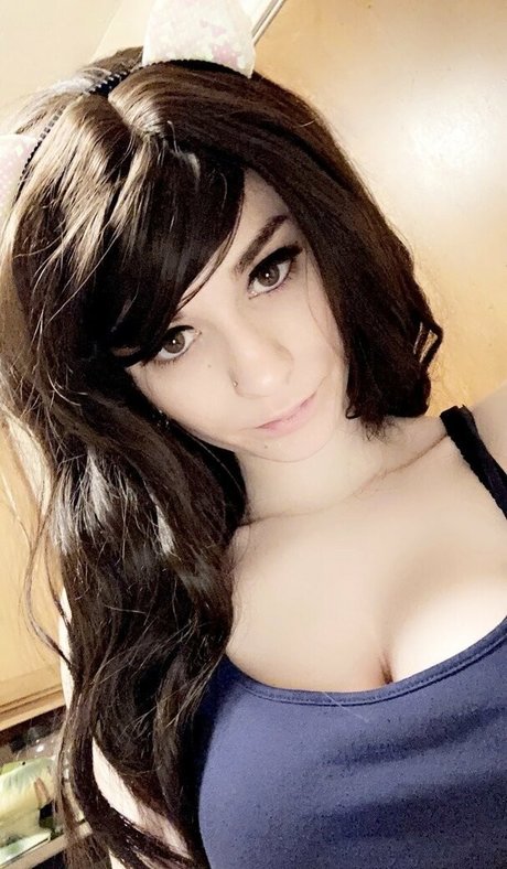 alienonearth model top archive