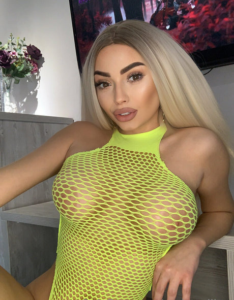 rayleewillow model top images