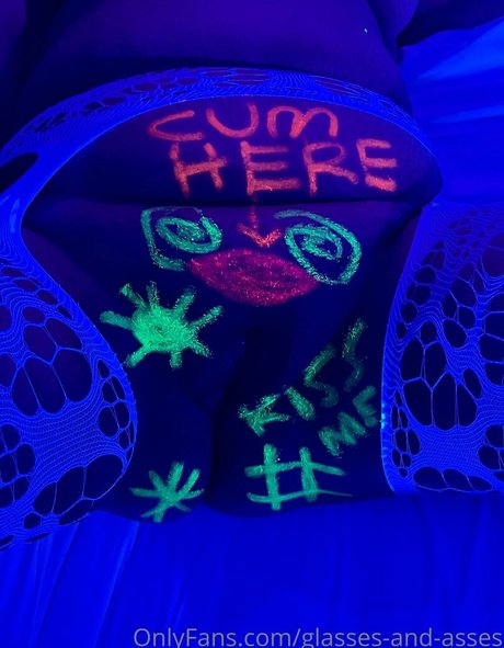 glasses and asses top star pictures