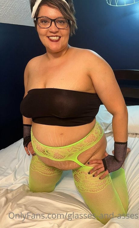 glasses and asses model adult pic