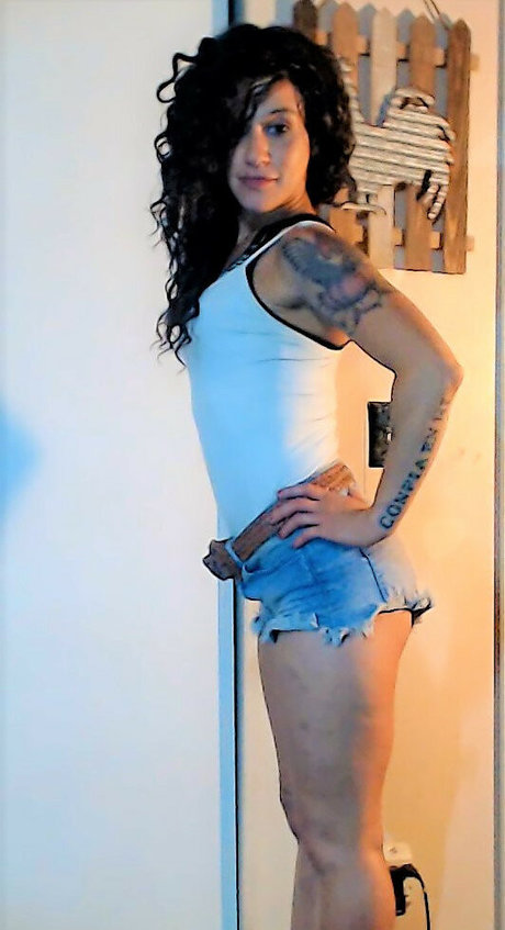 TiaMorLuv top star picture