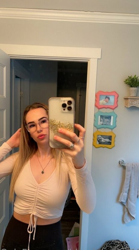 Ashley Higginson exclusive star photos