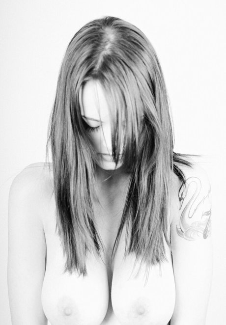 Henna Nueller nude star galleries