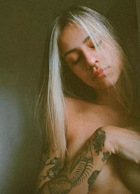 Munique Brum Quick model image