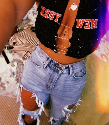 Hannah Malvone sexy star galleries