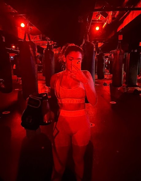 Hannah Malvone model pornographic image