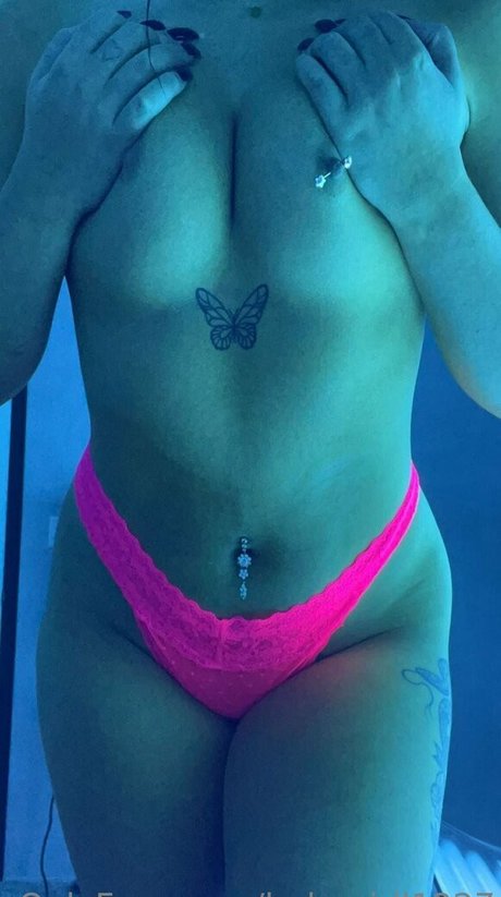 amateur squirt onlyfans top picture