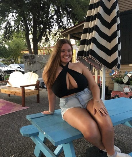 redflannel exclusive model picture