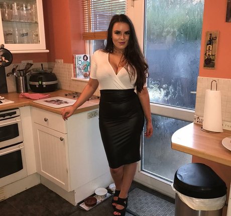 Kirsty Brittain art model img