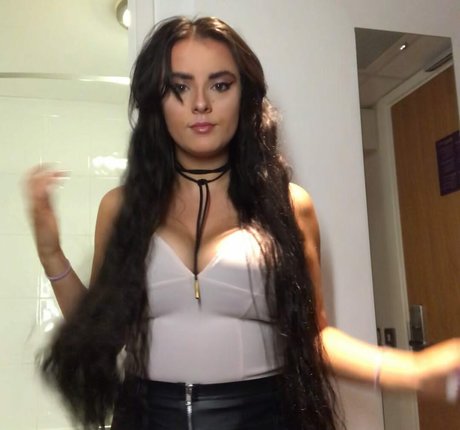 Kirsty Brittain model nudes pictures