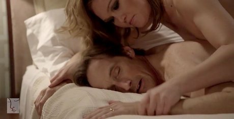 Julia Stiles star erotic photo