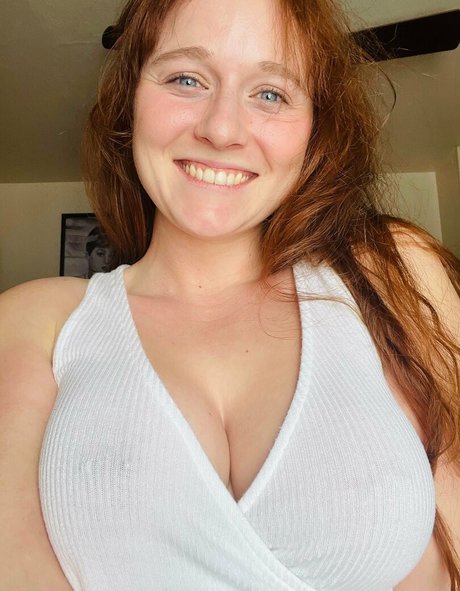 Cosmonaughtie nude pornstar photo