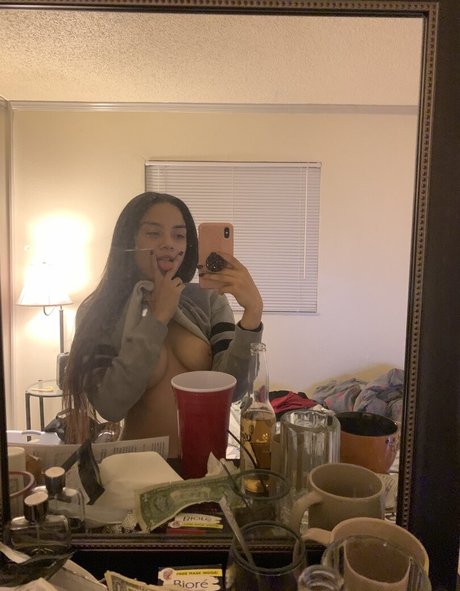 mayabijouxxx model perfect photos