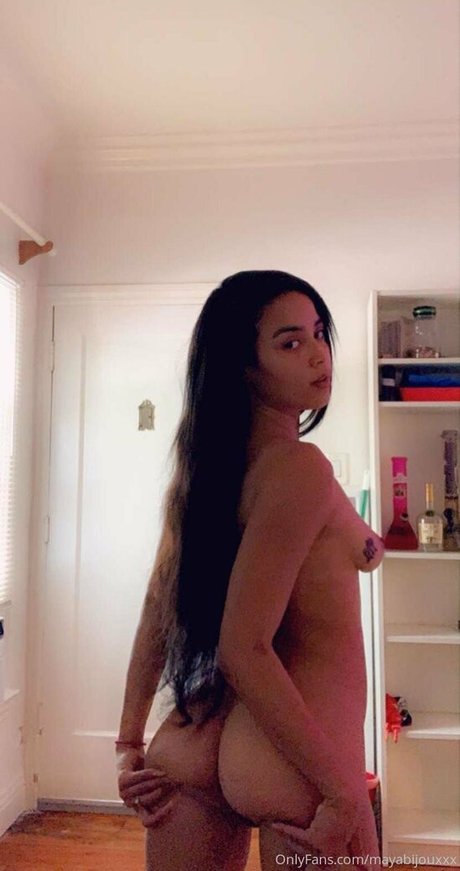 mayabijouxxx model erotic pic