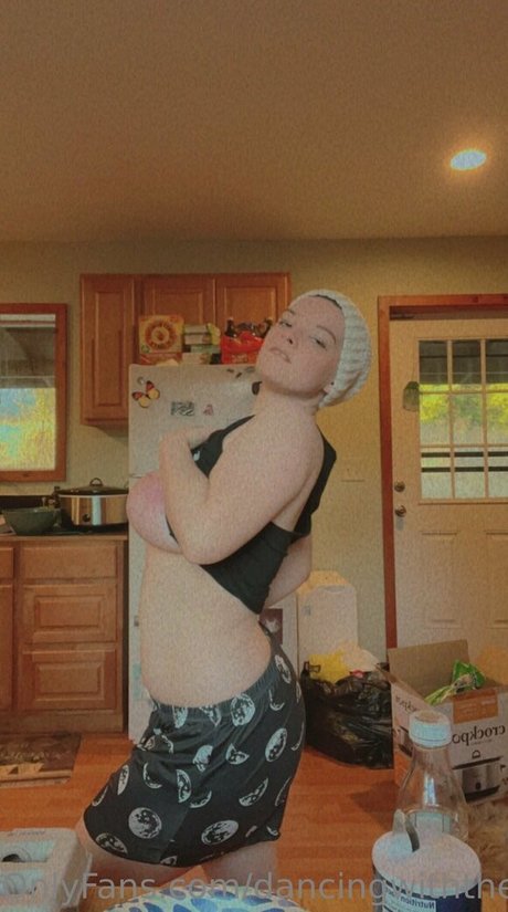 Dancingwiththefae naked actress img