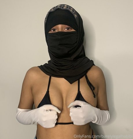 barelylegalhabibi Profile pic