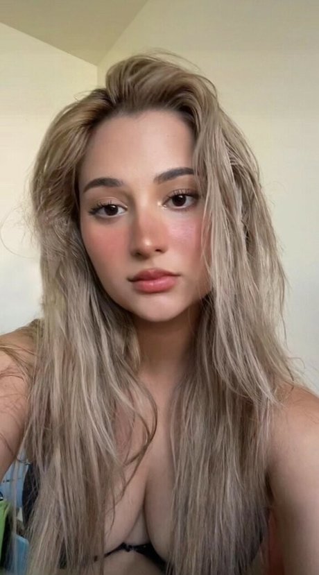 kaylielvin naked model photo