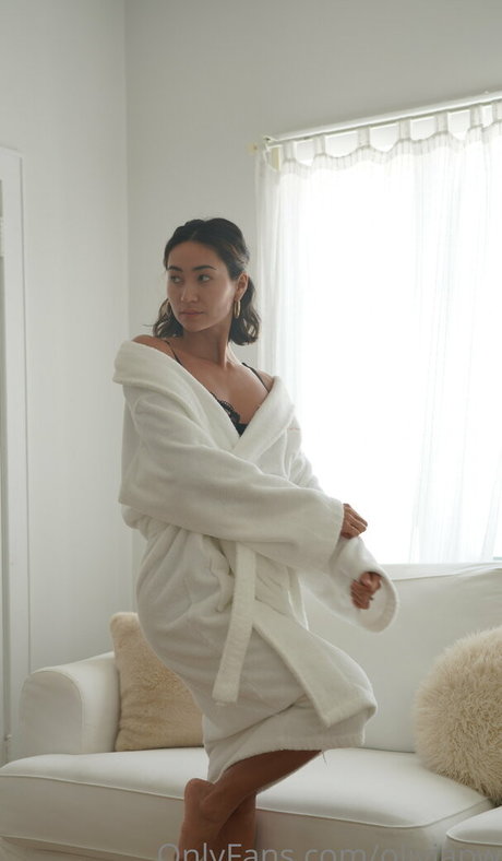 oliviapw naked pornstar pictures