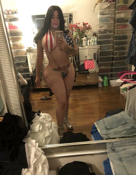 mollywoodz_ model erotic galleries