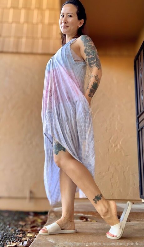 kim kisses foot goddess hot pornstar image