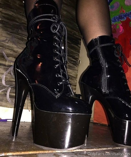 sallysays adult actress photos