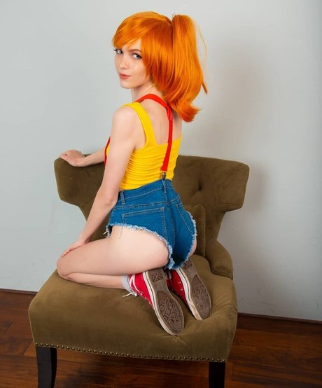 MoonLadyTay pretty pornstar image