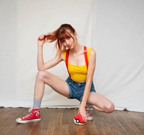 MoonLadyTay xxx model pictures