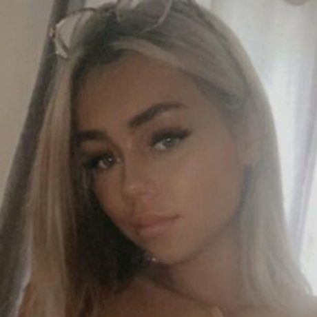 louisaxox art star archive