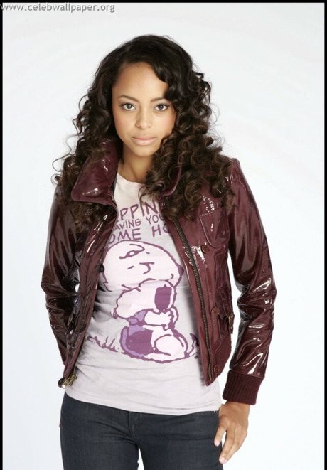 Amber Stevens West sexy model pic