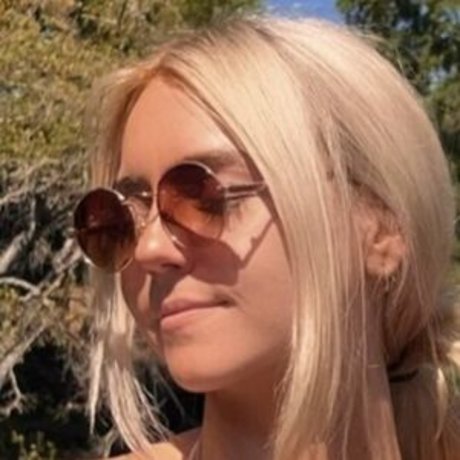 Ella Moore hd actress image