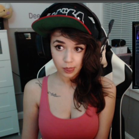 Deernadia naked model pic