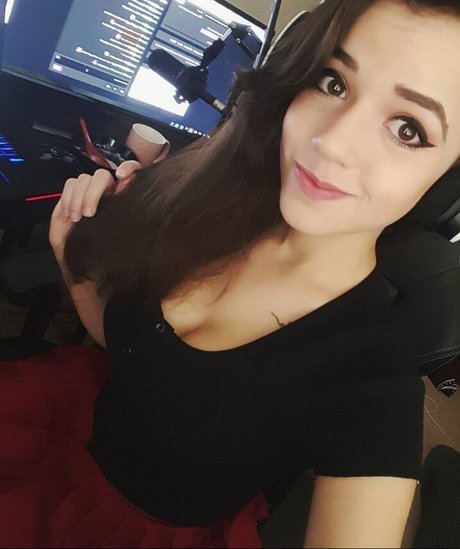 Deernadia pornographic star pics