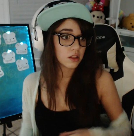 18 year old onlyfans naked images