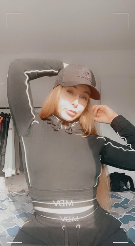 eighteenandlegal Profile pic