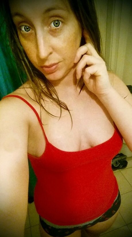 lesbian kissing onlyfans nudes galleries