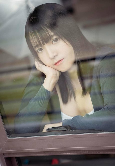 pikiichu exclusive model photos