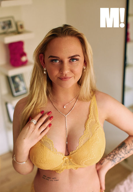 Rebekka Kaaris naked star images