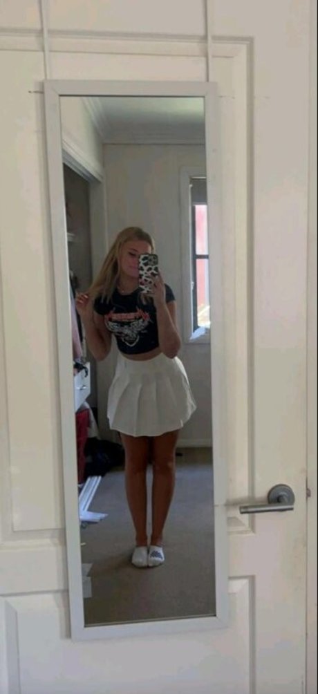 Rory Eliza model nice img