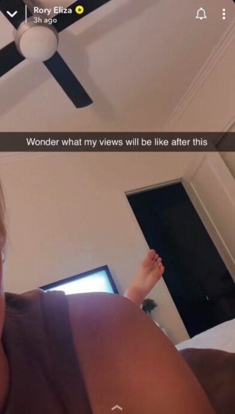 Rory Eliza model nude picture