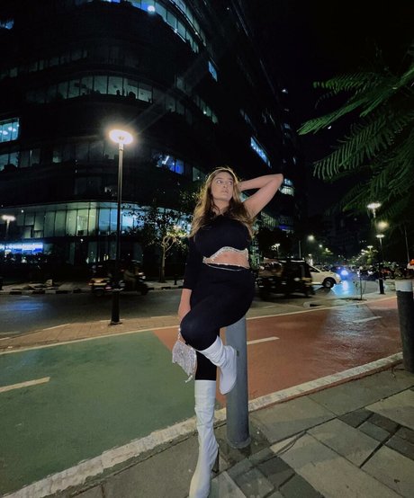 Sonali Malhotra exclusive model gallery