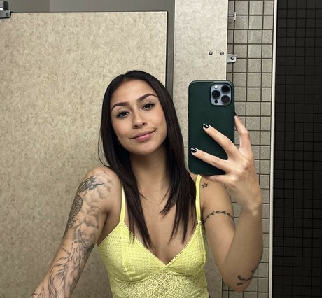 Latina Beauties model xxx pics